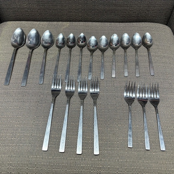 Continental -Japan-stainless flatware 19 Pieces dinner forks spoons - Picture 1 of 7